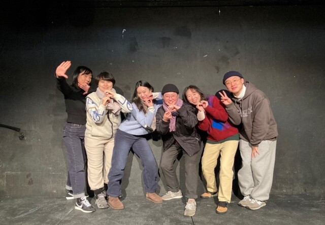 ▲ 혜화동1번지 8기 동인 박주영·허선혜·조예은·박세련·원지영·이성직(왼쪽부터).ⓒ혜화동1번지