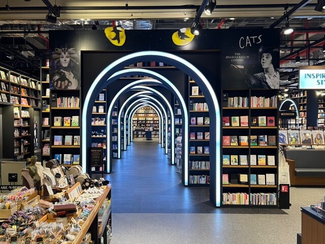 ▲ 지난 3일 오픈한 뮤지컬 '캣츠'와 복합문화공간 아크앤북 컬래버레이션 체험존.ⓒ클립서비스