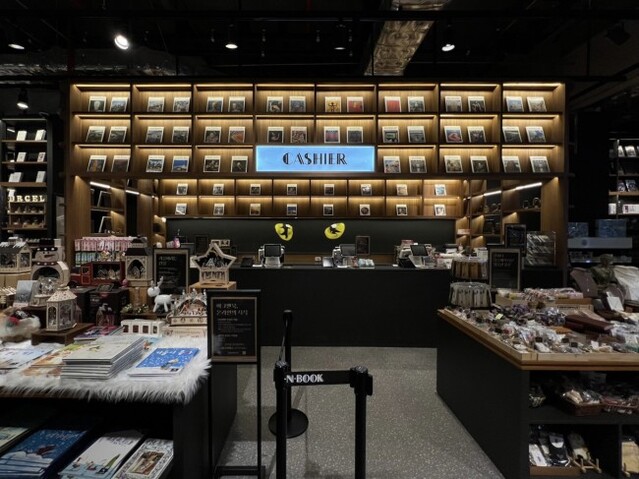 ▲ 지난 3일 오픈한 뮤지컬 '캣츠'와 복합문화공간 아크앤북 컬래버레이션 체험존.ⓒ클립서비스