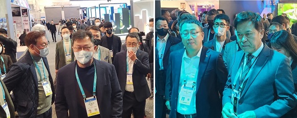 ▲ 최재원 수석부회장과 박정호 SK하이닉스 부회장이 5일 오전 컨벤션 센터(LVCC, Las Vegas Convention Center)에 마련된 SK그룹 통합전시관을 찾았다. ⓒ뉴데일리