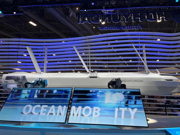 ▲ 세계 최대 전자 박람회인 ‘CES 2023’이 개막한 5일(현지시간) 미국 라스베이거스컨벤션센터(LVCC)에 마련된 HD현대 부스에 전시된 미래 선박의 모습. ⓒ김보배 기자