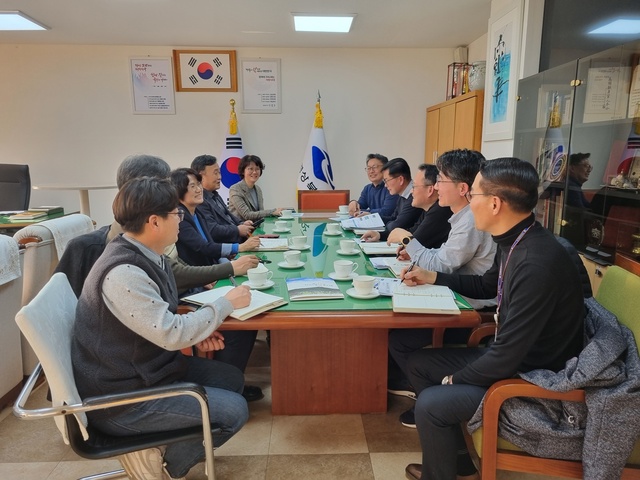 ▲ 경북도는 지난 6일 경북농업기술원에서 농업 대전환 업무협의를 열었다.ⓒ경북도