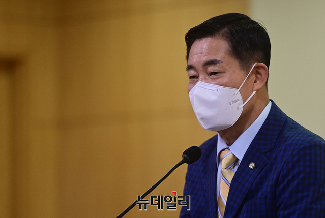 ▲ 신원식 국민의힘 의원이 지난해 ７월 1일 오전 서울 여의도 국회의원회관에서 열린 탈북인권단체총연합회 특별세미나에서 인사말을 하고 있다.  ⓒ정상윤 기자