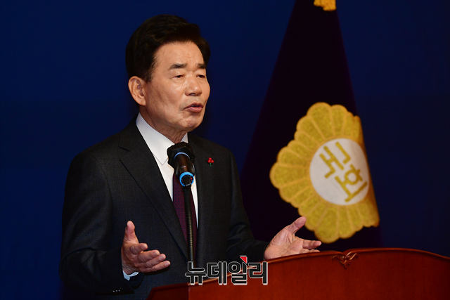 ▲ 김진표 국회의장이 11일 오전 국회 사랑재에서 열린 신년 기자간담회에서 모두발언을 하고 있다.
ⓒ이종현 기자