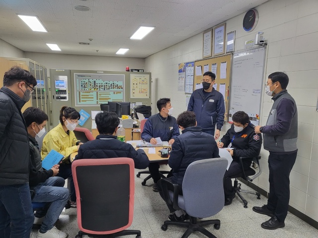 ▲ 경산시(시장 조현일)는 시작되는 설 연휴 기간 귀성객과 다수의 시민이 이용할 것으로 예상되는 다중이용시설에 대해 13일부터 17일까지 5일 동안 안전관리 실태를 집중적으로 점검한다.ⓒ경산시