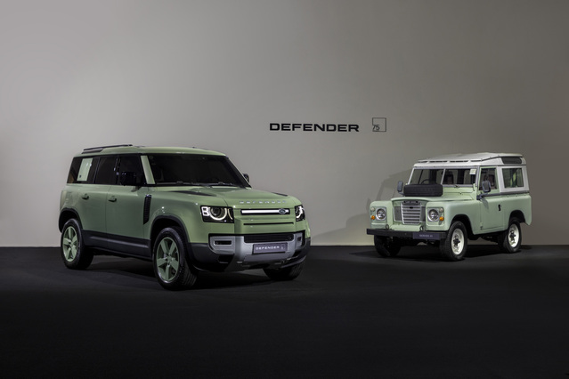 ▲ 리미티드 에디션과 디펜더의 원형 '시리즈 1'의 모습. ⓒ재규어랜드로버코리아