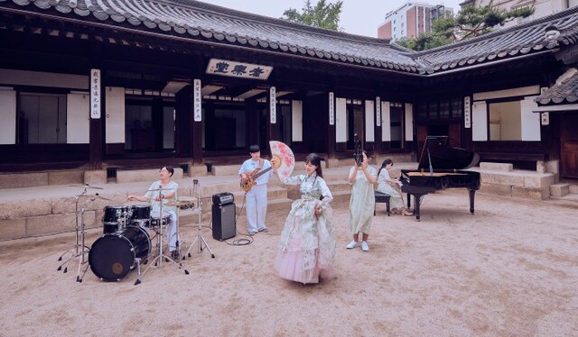 ▲ 2022년도 국립국악원 국악인 사업에 참여한 '완전6도'의 뮤직비디오 촬영 모습.ⓒ국립국악원