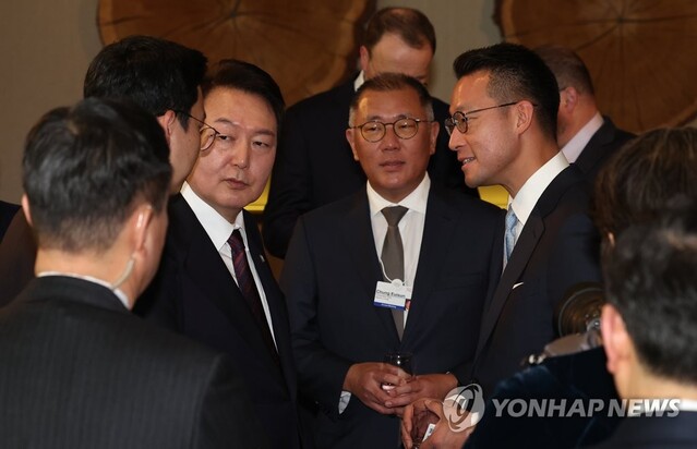 ▲ 정의선 현대차그룹 회장이 18일(현지시간) 다보스 시내 한 호텔에서 열린 '글로벌 CEO와의 오찬'에 참석한 모습. ⓒ연합뉴스