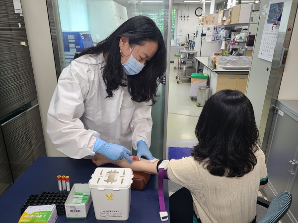 ▲ 대전보건환경연구원이 대전지역 감염병 대응 요원의 코로나19 항체 양성률이 98.8%인 것으로 조사됐다고 20일 밝혔다.ⓒ대전시