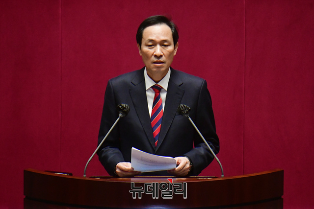 ▲ 우상호 용산 이태원 참사 국정조사특별위원회 위원장이 6일 국회에서 열린 본회의에서 용산 이태원 참사 국정조사 활동기간 연장에 대한 제안설명을 하고 있다.ⓒ이종현 기자