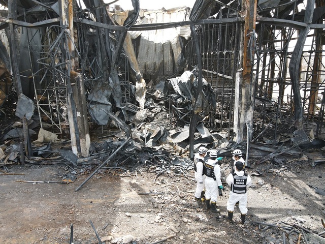 ▲ 화재 현장에서 합동 감식 중인 화재조사관.ⓒ충남도소방본부