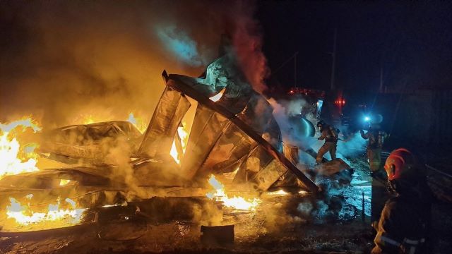 ▲ 26일 오전 2시 26분쯤 충북 영동군 양강면의 과일가공식품 제조공장에서 화재가 발생했다.ⓒ영동소방서