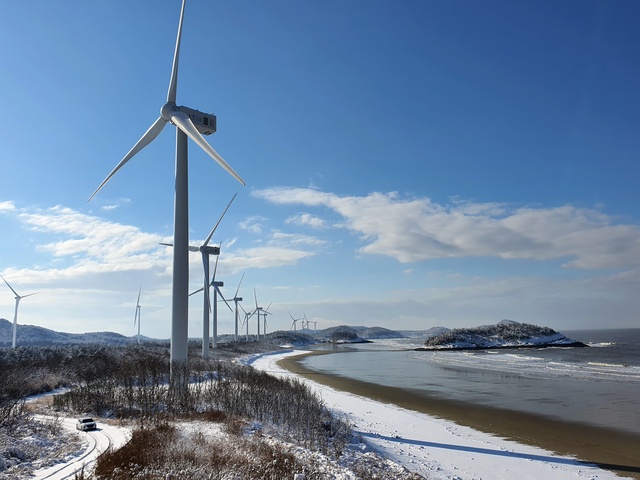 ▲ 맑은 날의 신안그린에너지 육상풍력단지 전경.ⓒ포스코인터내셔널