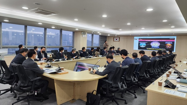 ▲ 박상돈 천안시장이 지난 1일 간부회의에서 직원들에게 당부의 말을 전하고 있다.ⓒ천안시