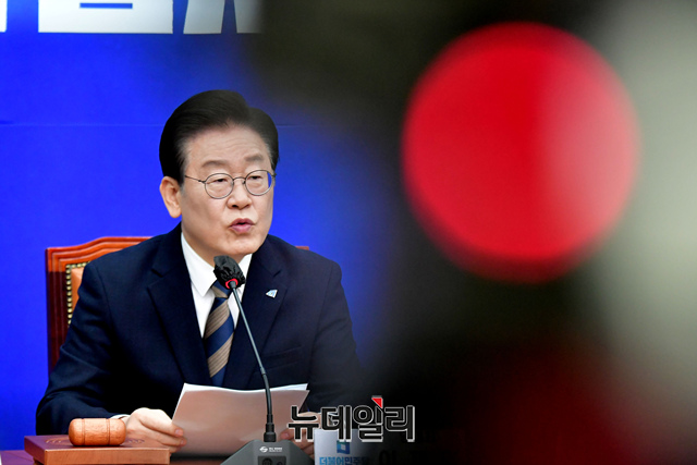 ▲ 이재명 더불어민주당 대표가 8일 오전 국회에서 열린 최고위원회의에 참석해 모두발언을 하고 있다.ⓒ이종현 기자