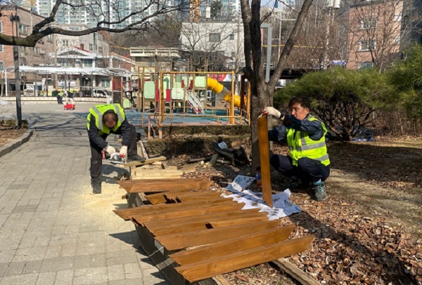 ▲ 대전 중구는 2월부터 공원 이용자들의 눈높이에 맞는 도심 속 편안한 쉄터 제공에 나섰다.ⓒ중구