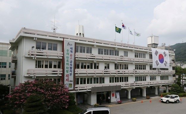 ▲ 청주시의회 여야 의원들이 옛 청주시청 본관동 철거를 놓고 첨예한 갈등을 겪고 있다. 사진은 옛청주시청 본관동.ⓒ청주시