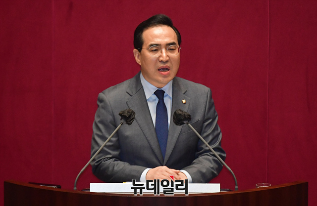 ▲ 박홍근 더불어민주당 원내대표가 13일 오전 서울 여의도 국회에서 열린 제403회 국회(임시회) 5차 본회의에서 교섭단체 대표연설을 하고 있다. ⓒ 이종현 기자