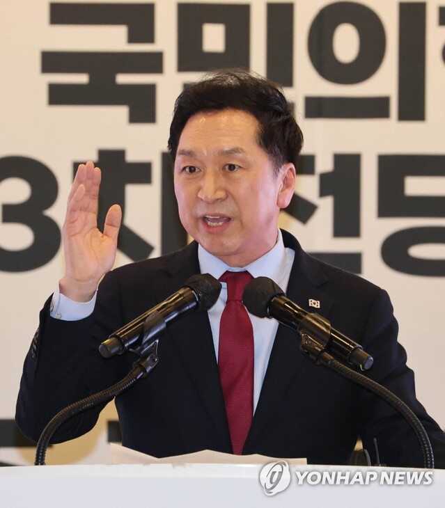 ▲ 국민의힘 김기현 당대표 후보가 13일 제주도 제주시 퍼시픽호텔에서 열린 '힘내라! 대한민국 - 제3차 전당대회 제주 합동연설회'에서 정견발표를 하고 있다. ⓒ연합뉴스