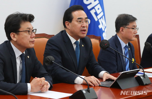 ▲ 박홍근 더불어민주당 원내대표가 14일 오전 서울 여의도 국회에서 열린 원내대책회의에서 발언하고 있다. ⓒ뉴시스