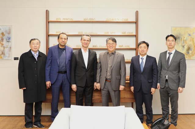 ▲ 곽재선 쌍용차 회장과 NGT 고위 임원진이 상호협력 방안 등에 협의했다. ⓒ쌍용차