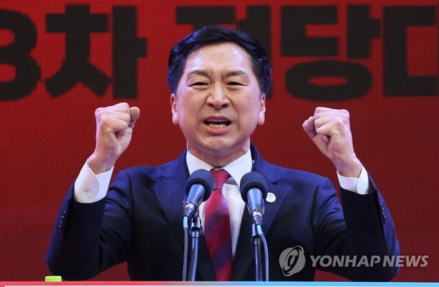 ▲ 국민의힘 김기현 당대표 후보가 14일 오후 부산 동구 부산항국제전시컨벤션센터 열린 제3차 전당대회 부산·울산·경남 합동연설회에서 정견 발표를 하고 있다. ⓒ연합뉴스