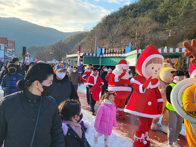 ▲ 봉화군은 ‘2022~2023 한겨울 분천산타마을’이 58일간의 긴 여정을 마무리하고 지난 12일 대단원의 막을 내렸다.ⓒ봉화군