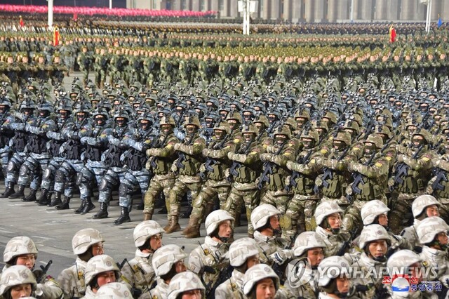 ▲ 북한이 건군절(인민군 창건일) 75주년인 지난 8일 평양 김일성광장에서 열병식을 개최했다. ⓒ연합뉴스
