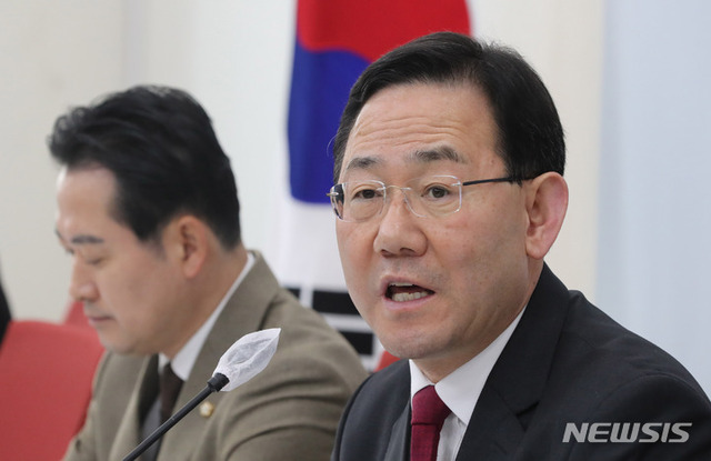 ▲ 주호영 국민의힘 원내대표가 19일 오전 서울 여의도 국회에서 열린 현안 관련 기자간담회에서 기자 질문에 답하고 있다. ⓒ뉴시스