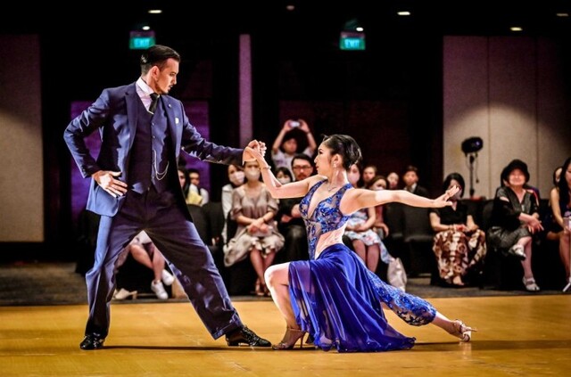 ▲ '탱고, 매혹' 공연에 참여하는 에마누엘 도스 레이스, 아오키 마이코.ⓒ마포문화재단