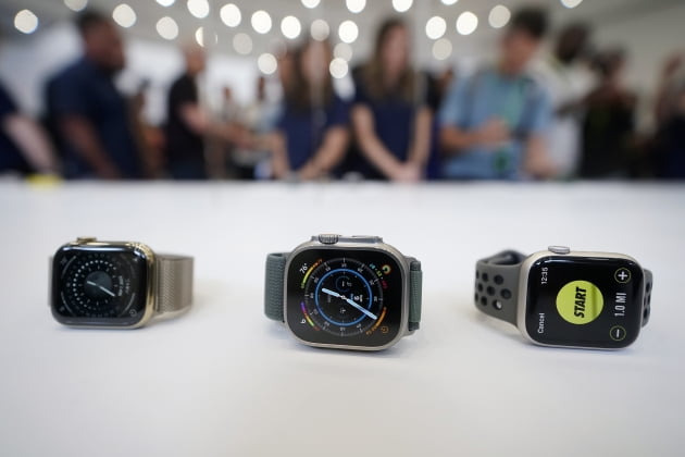 ▲ (왼쪽부터) 애플워치 시리즈8, 애플워치 울트라, 애플워치 SE. ⓒ연합뉴스