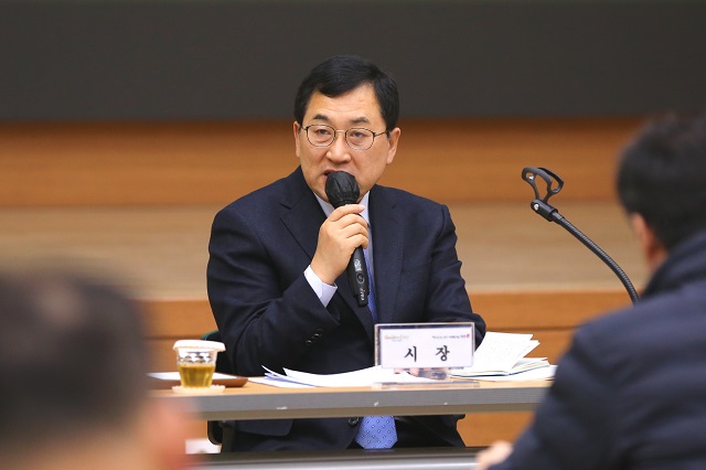 ▲ 주낙영 시장이 20일 오전 확대 간부회의를 주재하고 있다.ⓒ경주시