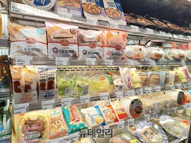 ▲ 서울 시내 한 편의점의 냉장 쇼케이스 모습ⓒ조현우 기자