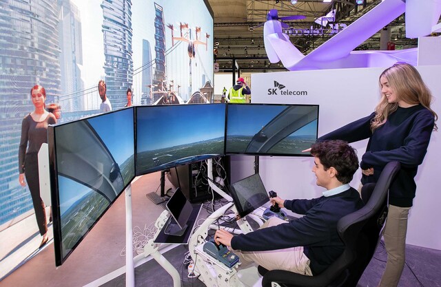 ▲ SKT가 자체 개발한 4D 궤적기반 운항관제플랫폼을 운행하는 모습 ⓒSKT