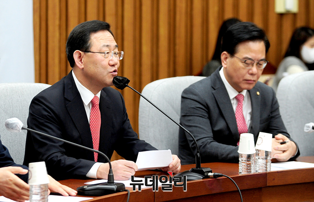 ▲ 주호영 국민의힘 원내대표가 28일 오전 국회에서 열린 원내대책회의에서 모두발언을 하고 있다. ⓒ이종현 기자