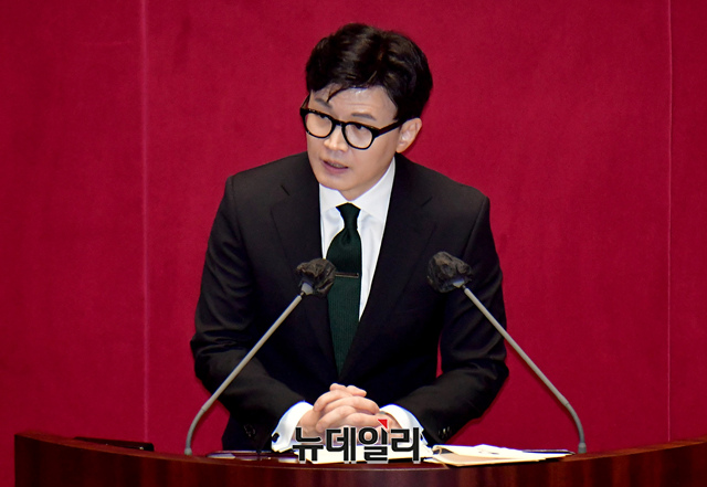 ▲ 한동훈 법무부 장관이 지난달 27일 오후 국회에서 열린 본회의에서 이재명 더불어민주당 대표 체포동의요청 이유설명을 하고 있다. ⓒ이종현 기자