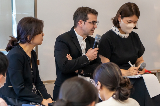 ▲ 스테판 드블레즈 사장이 취임 100일 기자간담회에서 미래 전략에 대해 설명하는 모습. 
 ⓒ한국자동차기자협회