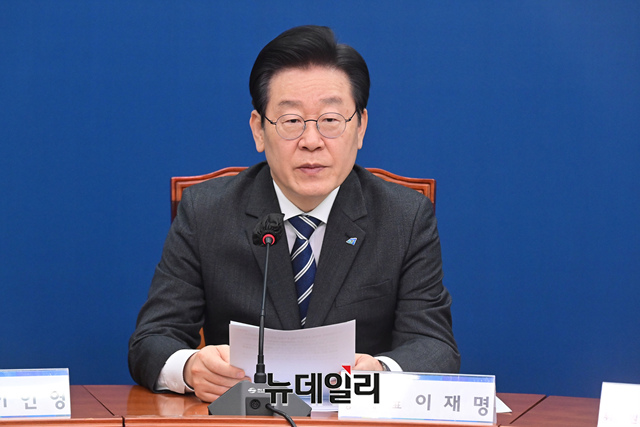 ▲ 이재명 더불어민주당 대표가 7일 오전 국회에서 열린 평화·안보대책위원회 제4차 전체회의에서 모두발언을 하고 있다.
ⓒ이종현 기자