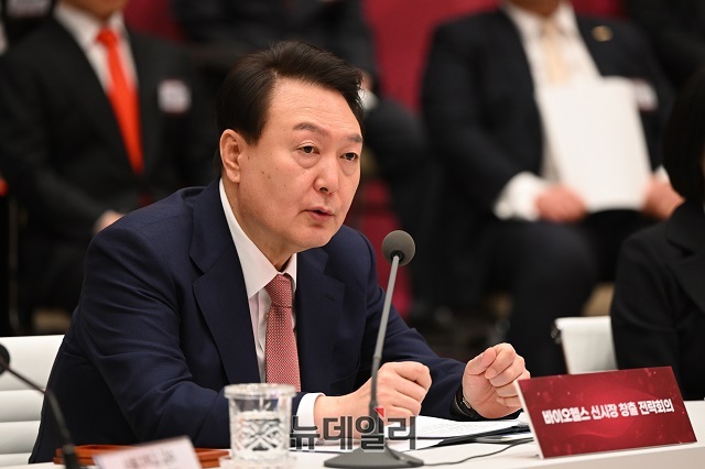 ▲ 윤석열 대통령이 지난 2월28일 청와대 영빈관에서 열린 바이오헬스 신시장 창출전략 회의에서 발언하고 있다.ⓒ대통령실 제공