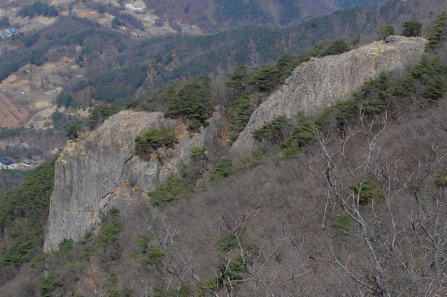 ▲ 신선바위의 옆모습.ⓒ진경수 山 애호가