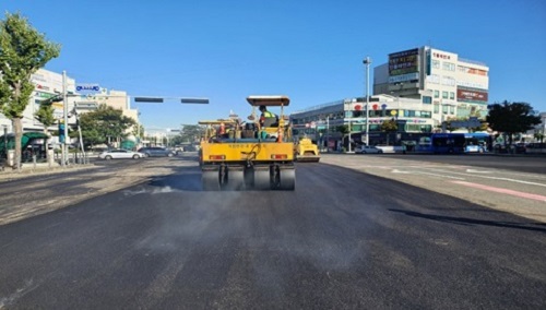 ▲ 대전시 건설관리본부는 오는 6월까지 총 55억 원을 투입해 교통혼잡 분산을 위해 순차적으로 5개 자치구 29개 도로구간 재포장에 나선다.ⓒ대전시