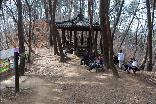 ▲ 팔각정 쉼터.ⓒ진경수 山 애호가