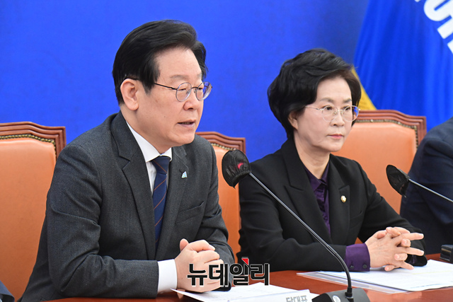 ▲ 이재명 더불어민주당 대표가 13일 오전 국회에서 열린 더불어민주당 대일굴욕외교대책위원회 출범식에서 축사를 하고 있다. ⓒ이종현 기자