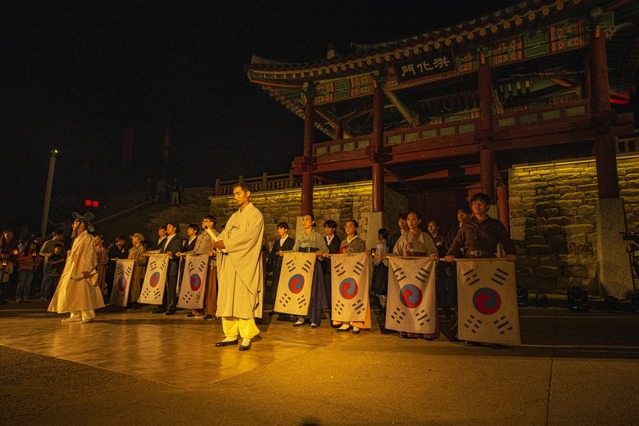 ▲ 2019년 홍성역사인물축제 중 홍주성을 지켜라는 프로그램 중 독립운동가의 낭독 장면.ⓒ홍성군