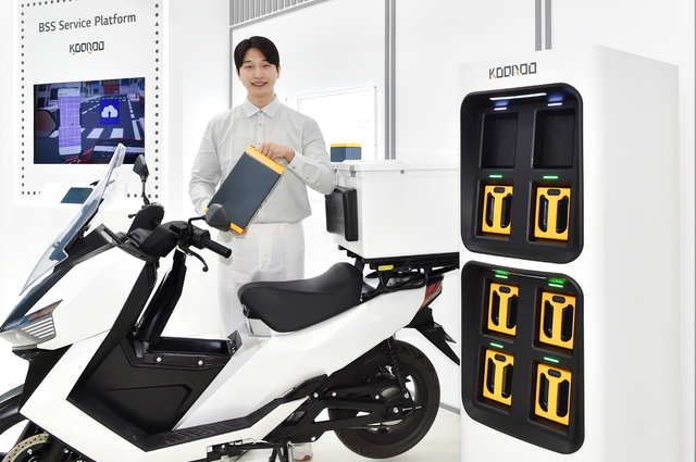 ▲ LG에너지솔루션 사내독립기업 쿠루의 배터리 교환 스테이션(BSS). ⓒLG에너지솔루션 제공