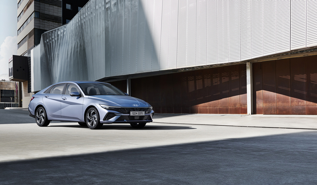 ▲ 최근 출시된 아반떼 페이스리프트 모습. ⓒ현대차