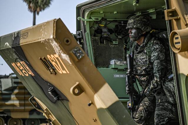 ▲ 지난 3일 해병대가 태국 남부 핫야오 해안에서 2023 코브라골드 연합훈련을 실시하고 있다. 상륙군이 해상돌격 후 하차전투를 하기 위해 대기 중이다. ⓒ해병대