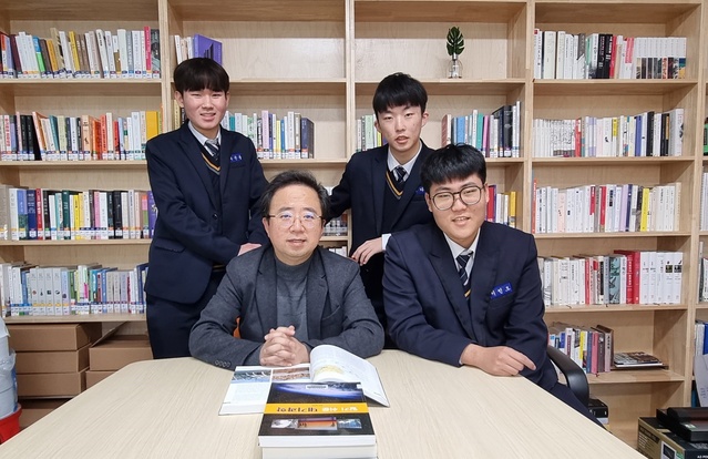 ▲ 포항영신고등학교(교장직무대리 최준수) 3학년에 재학 중인 3명의 학생이 제16회 국제지구과학올림피아드(IESO) 국가대표 상비군 선발시험에 최종 합격했다.ⓒ경북교육청