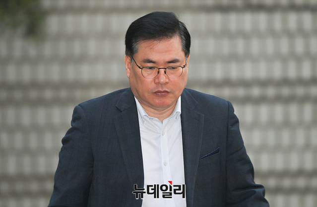 ▲ 유동규 전 성남도시개발공사 기획본부장이 20일 오전 서울 서초구 중앙지방법원으로 향하고 있다. ⓒ서성진 기자