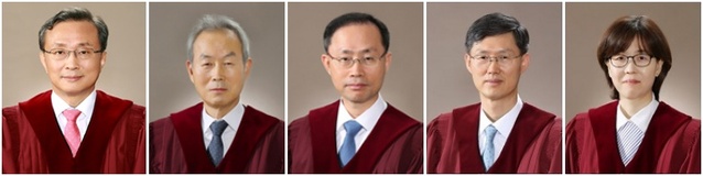 왼쪽부터 유남석 헌법재판소장, 이석태·김기영·문형배·이미선 재판관 ⓒ헌법재판소